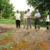 Pegawai Pertanian melawat projek bumi hijau di Taman Desa Rambai, Bukit Mertajam pada 27-5-2010